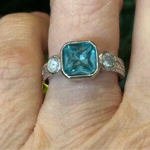 Gorgeous Blue Aquamarine ring with detailed etched band